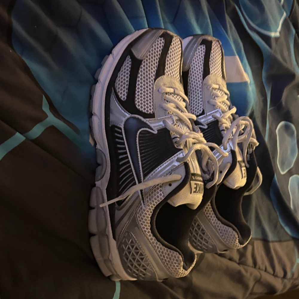Nike Kids Black and Gray Sneakers
